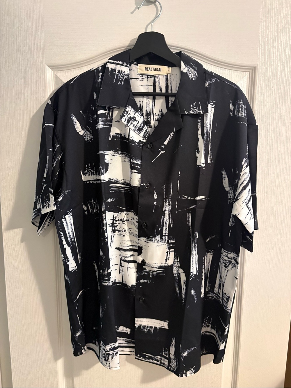 Men's Black & White Abstract Short-Sleeve Button Down Shirt